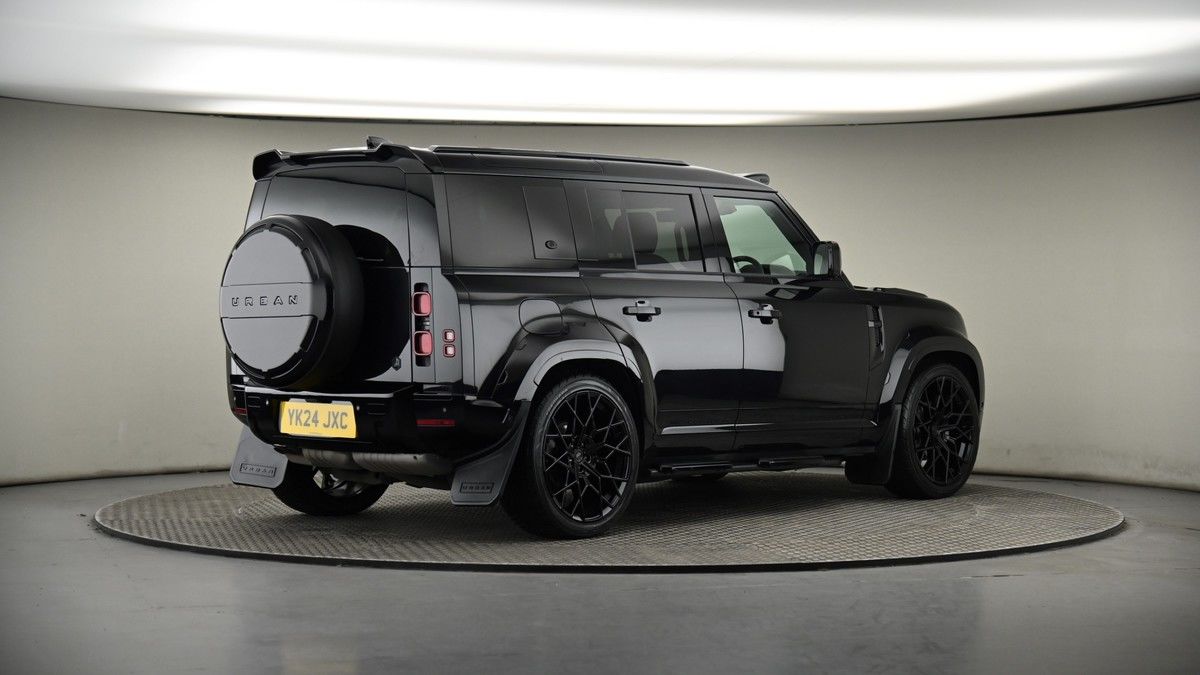 Land Rover Defender 110 Image 7