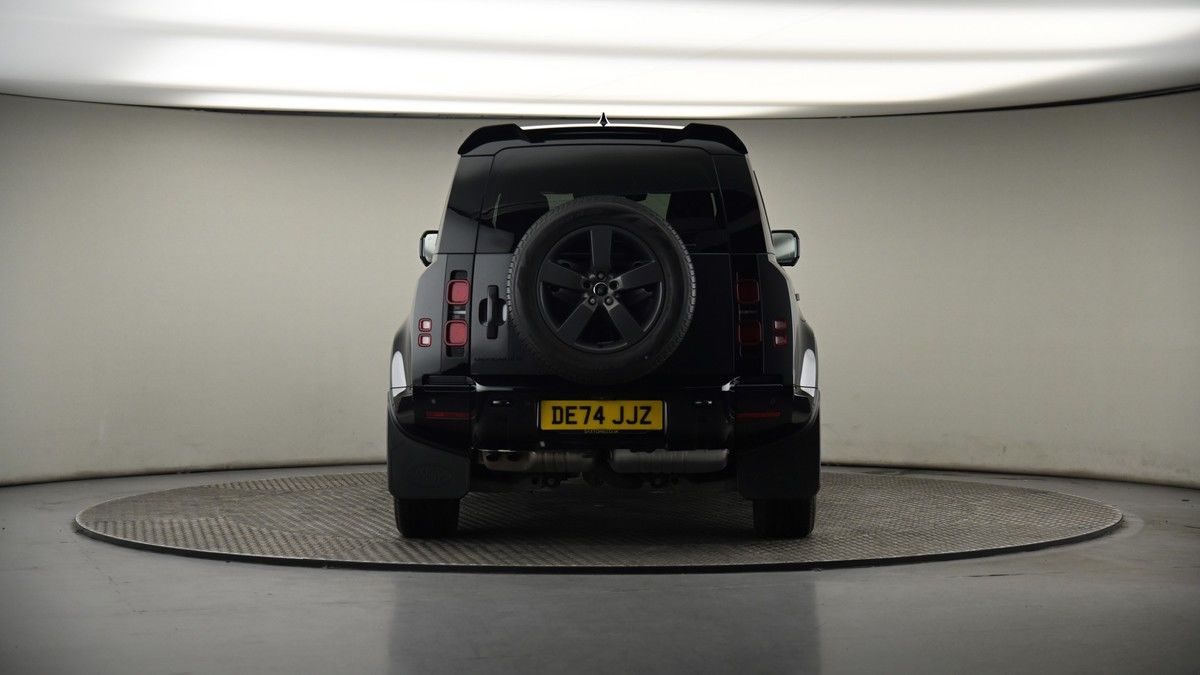 Land Rover Defender 110 Image 17