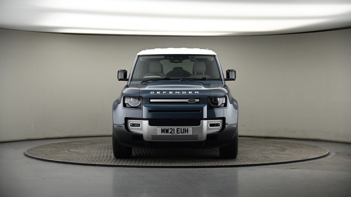 Land Rover Defender 110 Image 18