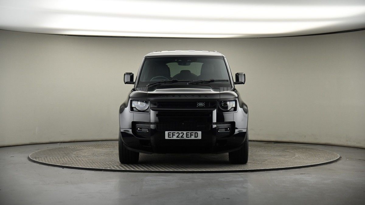 Land Rover Defender 110 Image 18