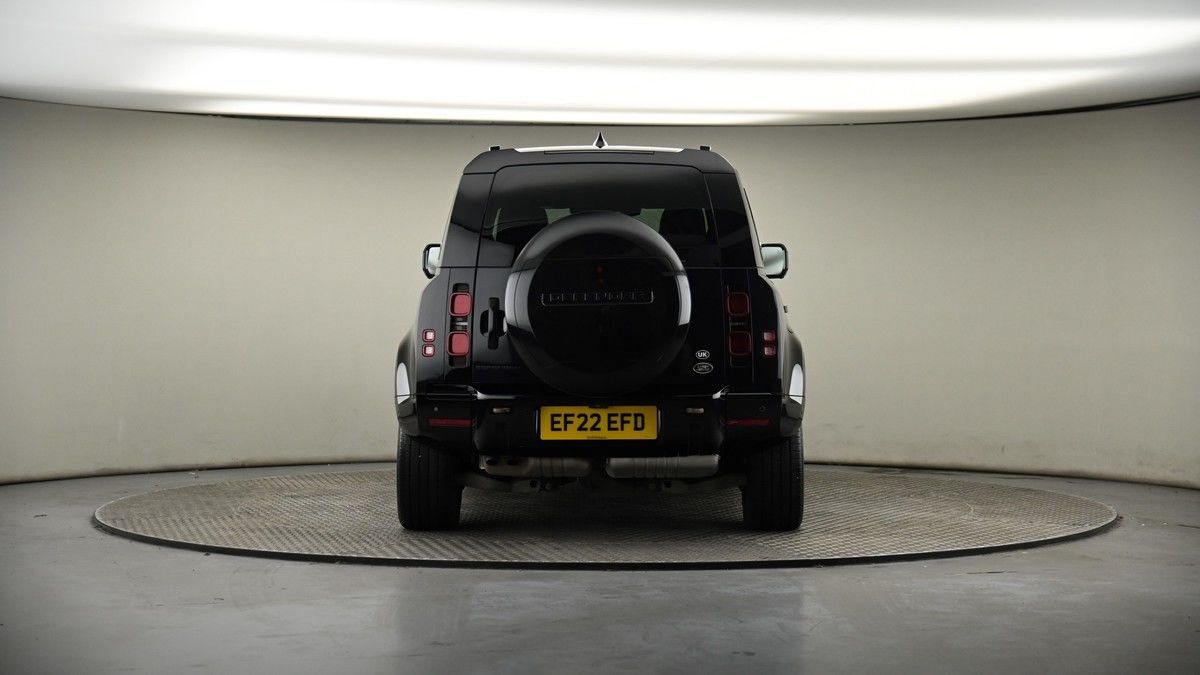 Land Rover Defender 110 Image 17