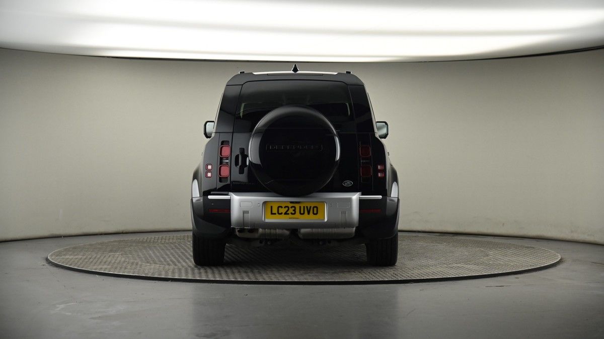Land Rover Defender 110 Image 34