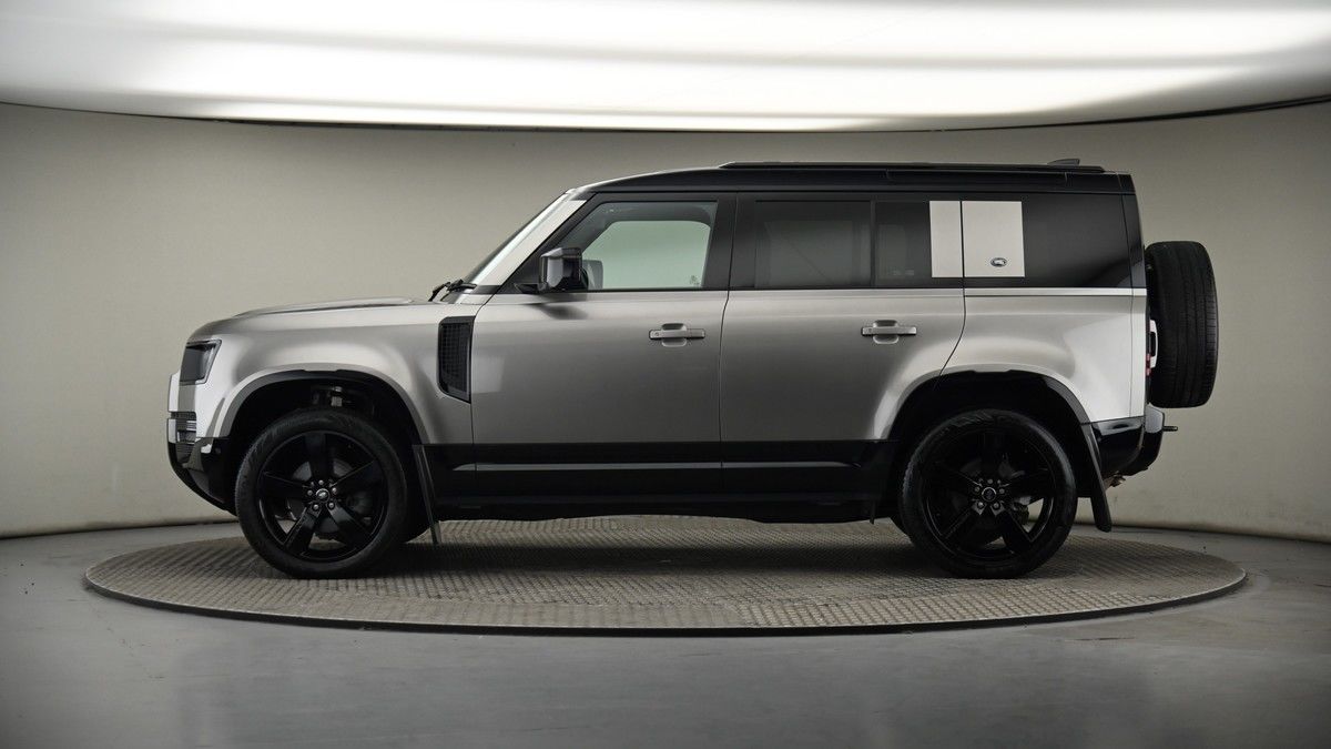 Land Rover Defender 110 Urban Image 37