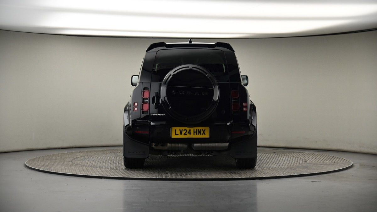 Land Rover Defender 110 Image 17