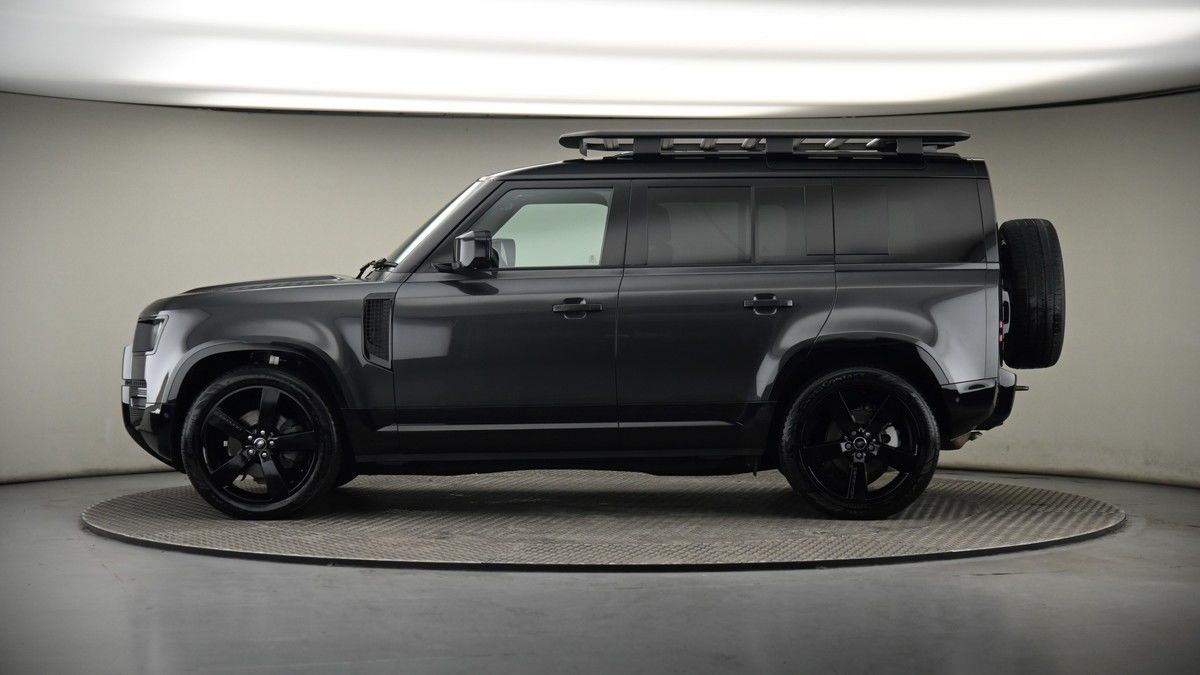 Land Rover Defender 110 Urban Image 38