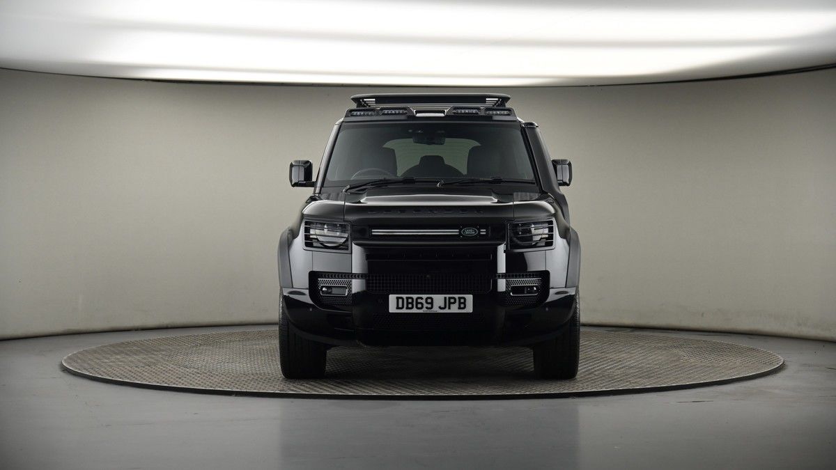 Land Rover Defender 110 Image 18