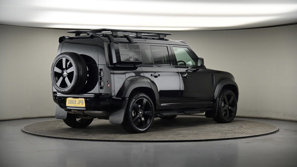 Land Rover Defender 110 Image 7
