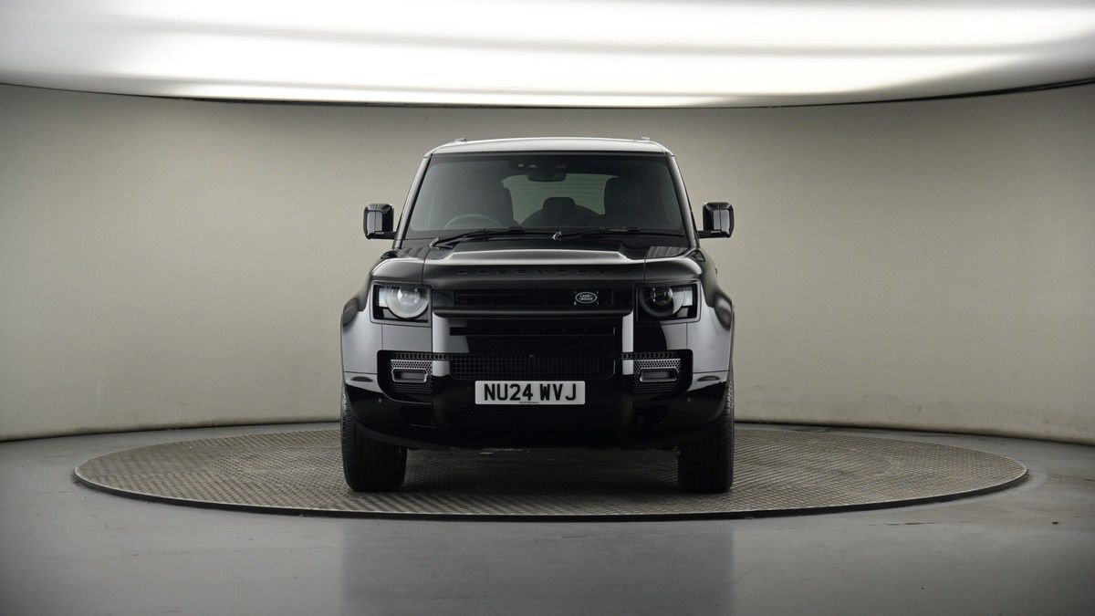 Land Rover Defender 110 Image 18