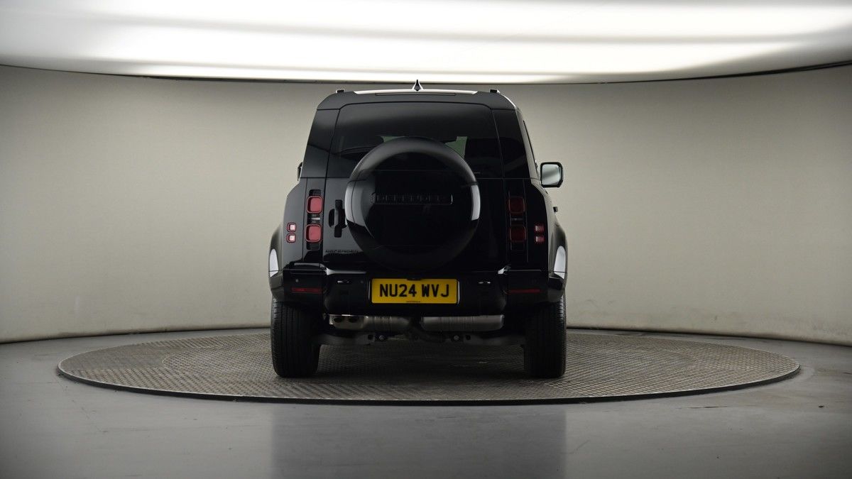 Land Rover Defender 110 Image 17