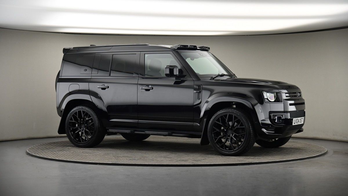 Land Rover Defender 110 Image 6