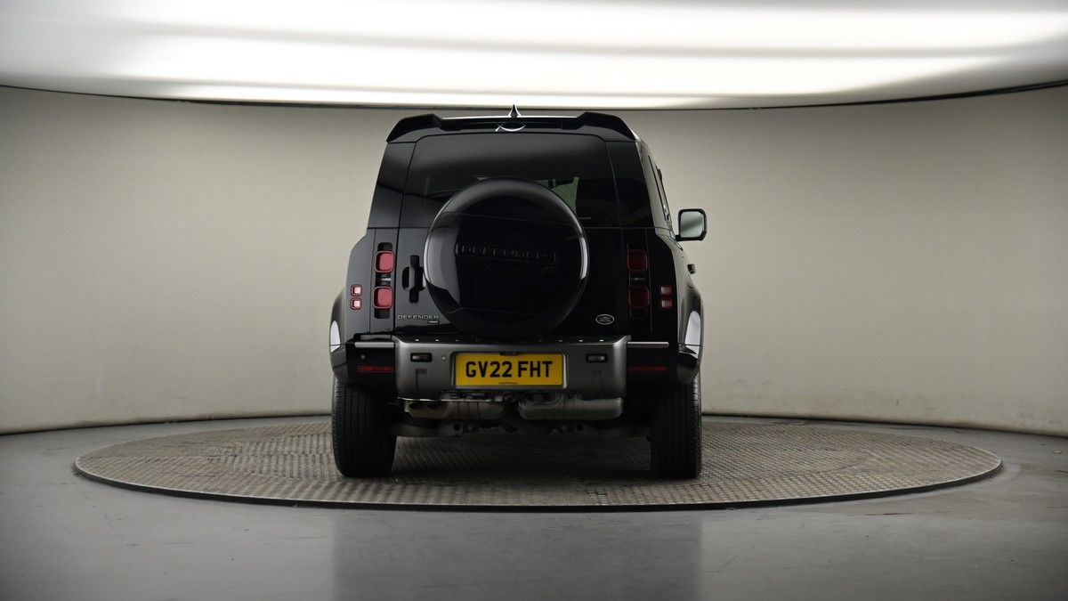Land Rover Defender 110 Image 17