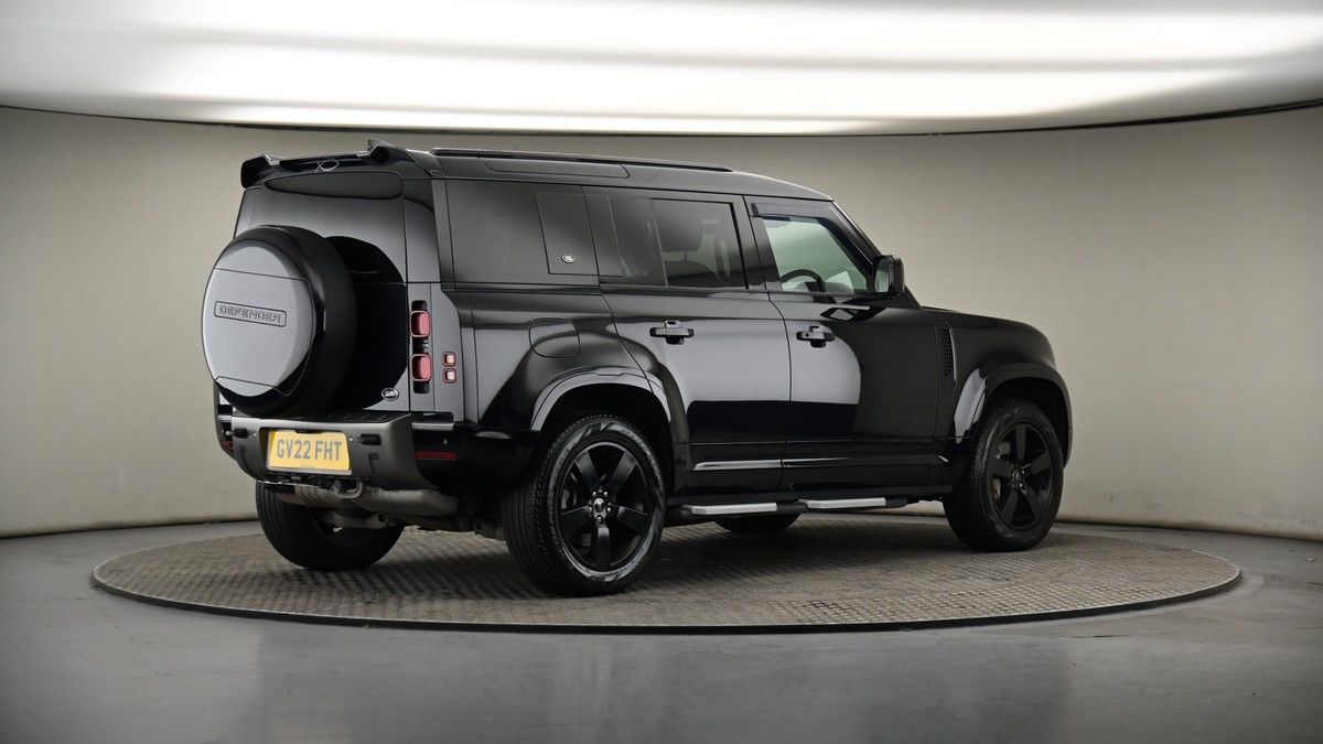 Land Rover Defender 110 Image 7