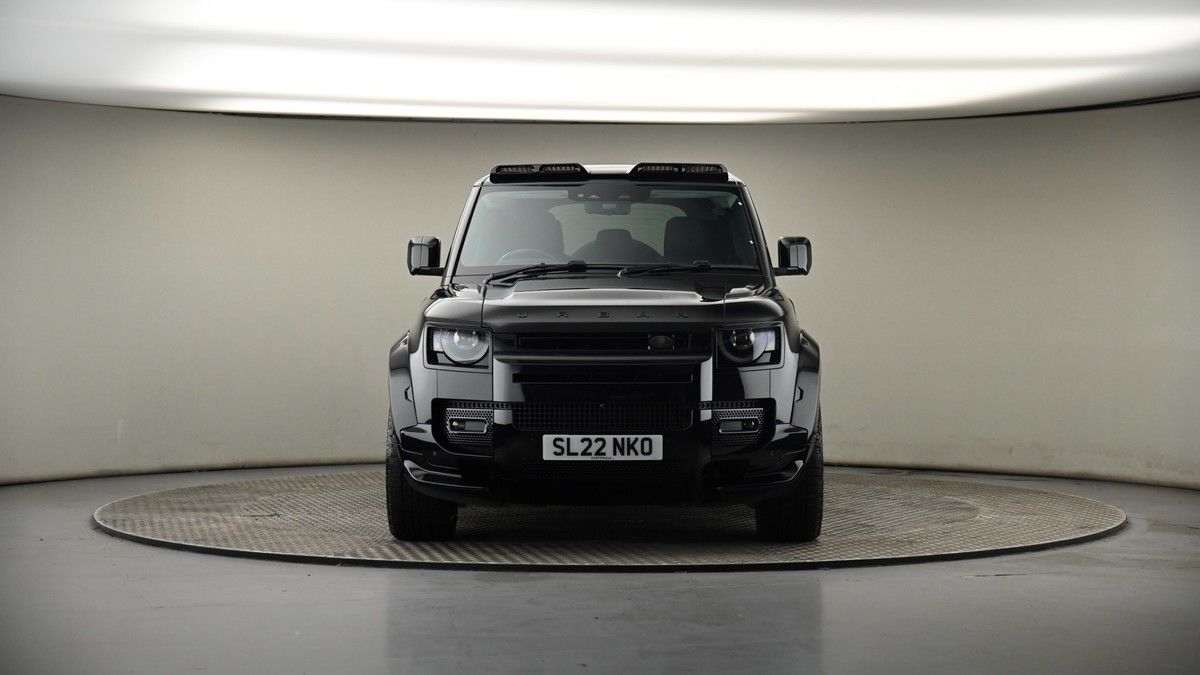 Land Rover Defender 110 Image 18