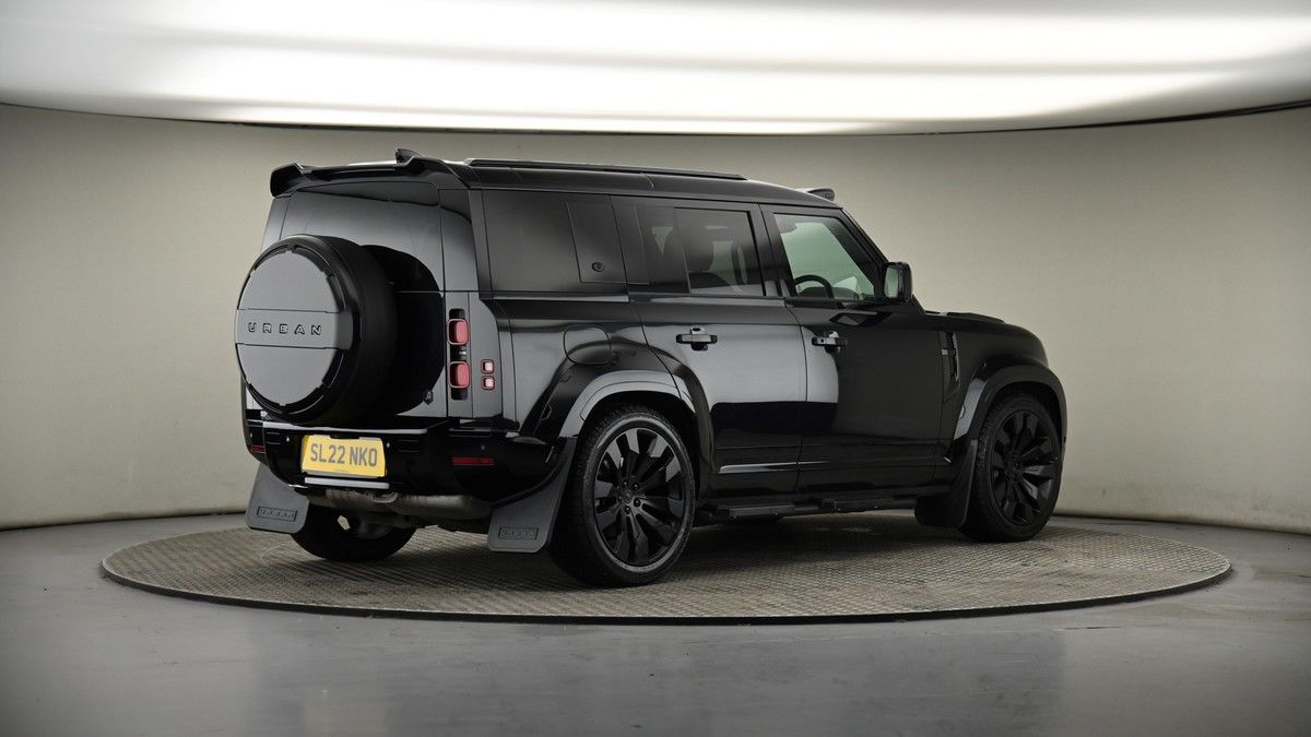 Land Rover Defender 110 Image 7