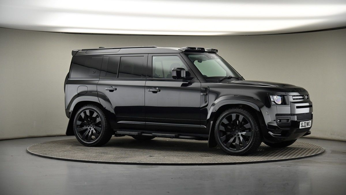 Land Rover Defender 110 Image 6