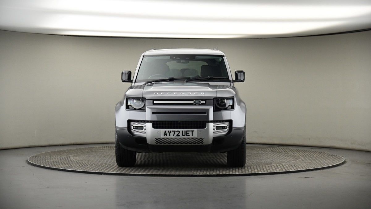 Land Rover Defender 110 Image 18