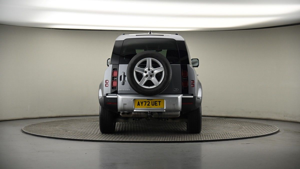Land Rover Defender 110 Image 17