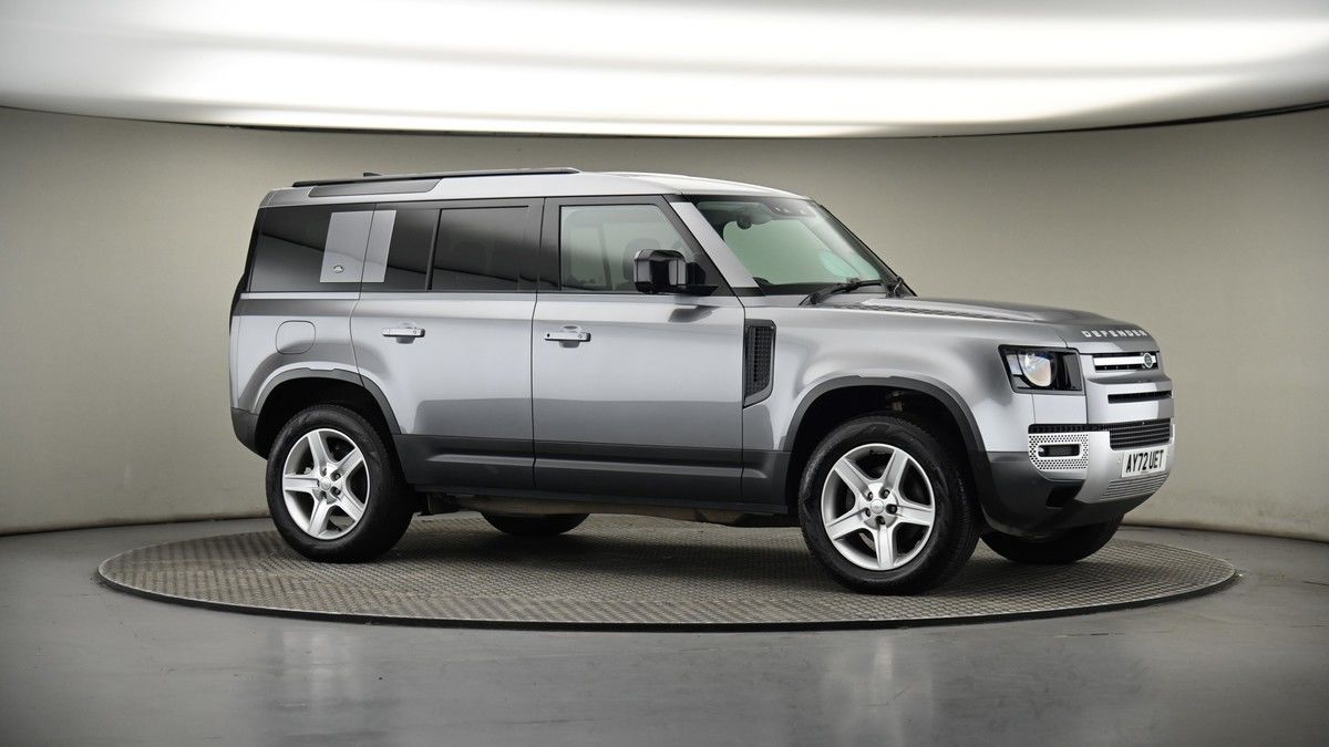 Land Rover Defender 110 Image 6