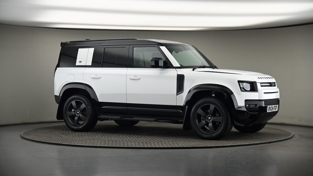 Land Rover Defender 110 Image 6
