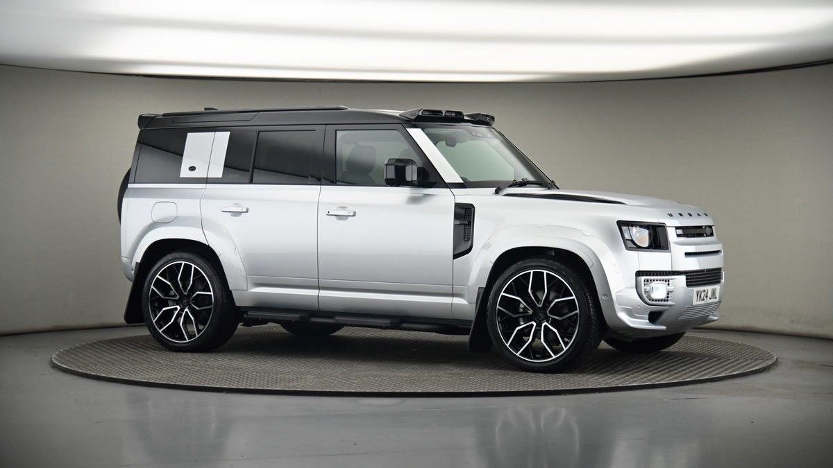 Land Rover Defender 110 Image 6