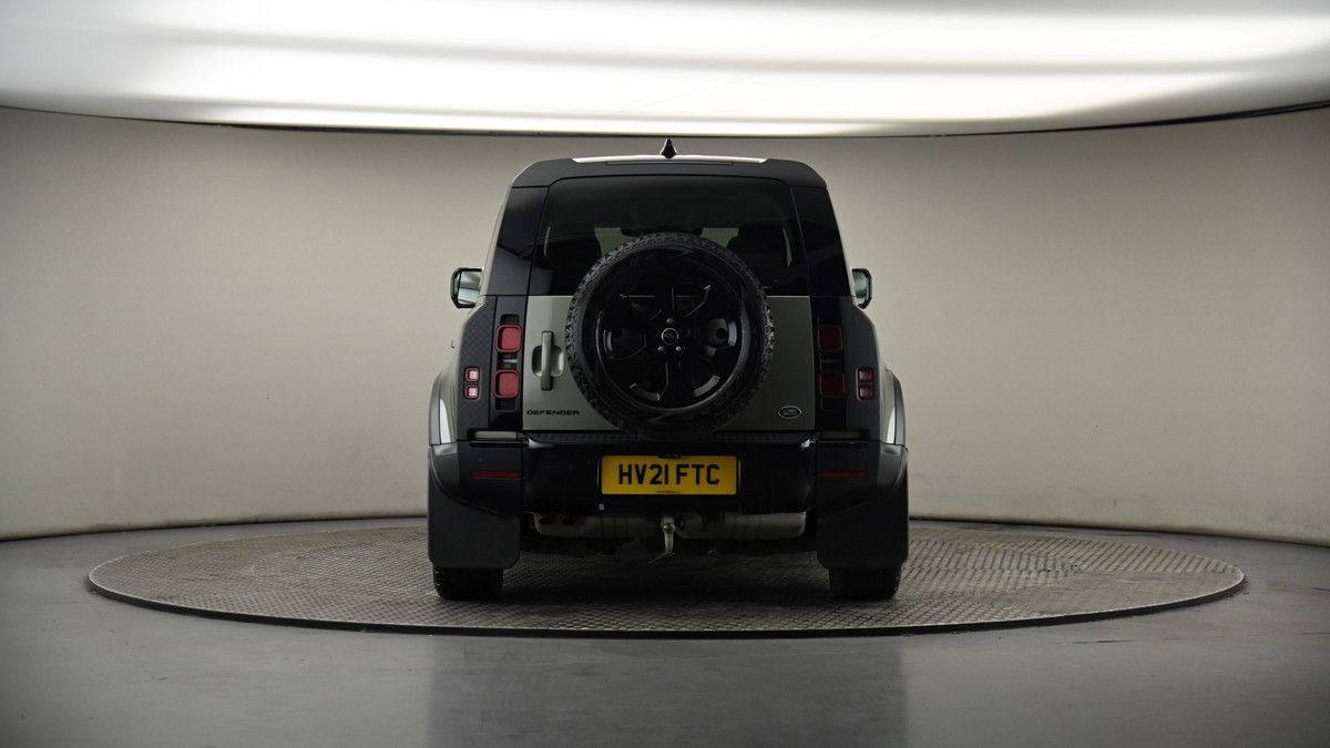 Land Rover Defender 110 Image 17