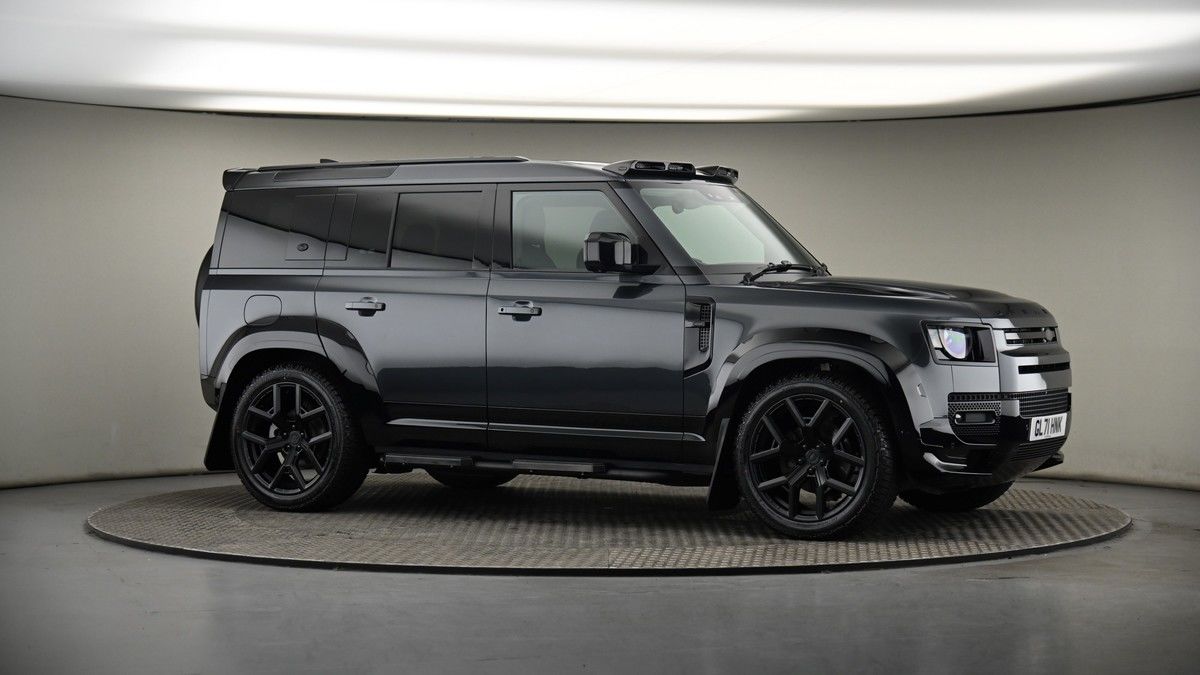 Land Rover Defender 110 Image 6