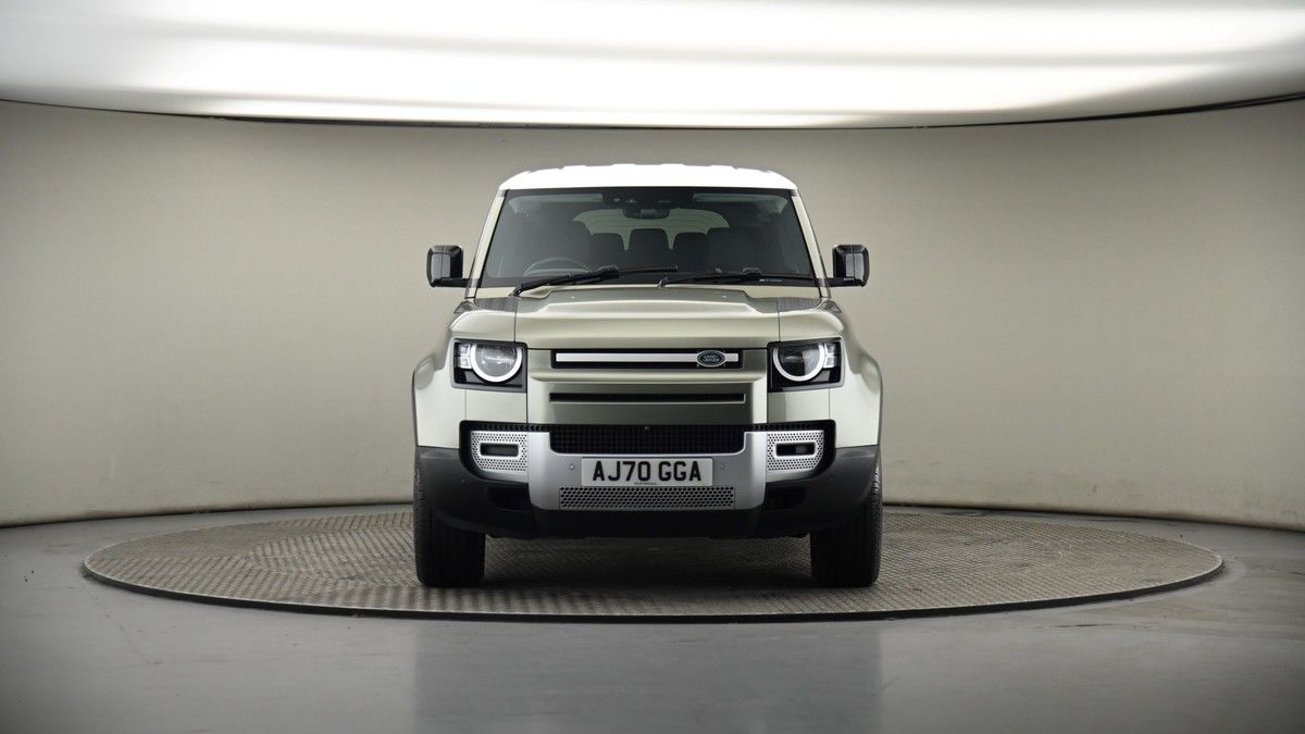 Land Rover Defender 110 Image 17