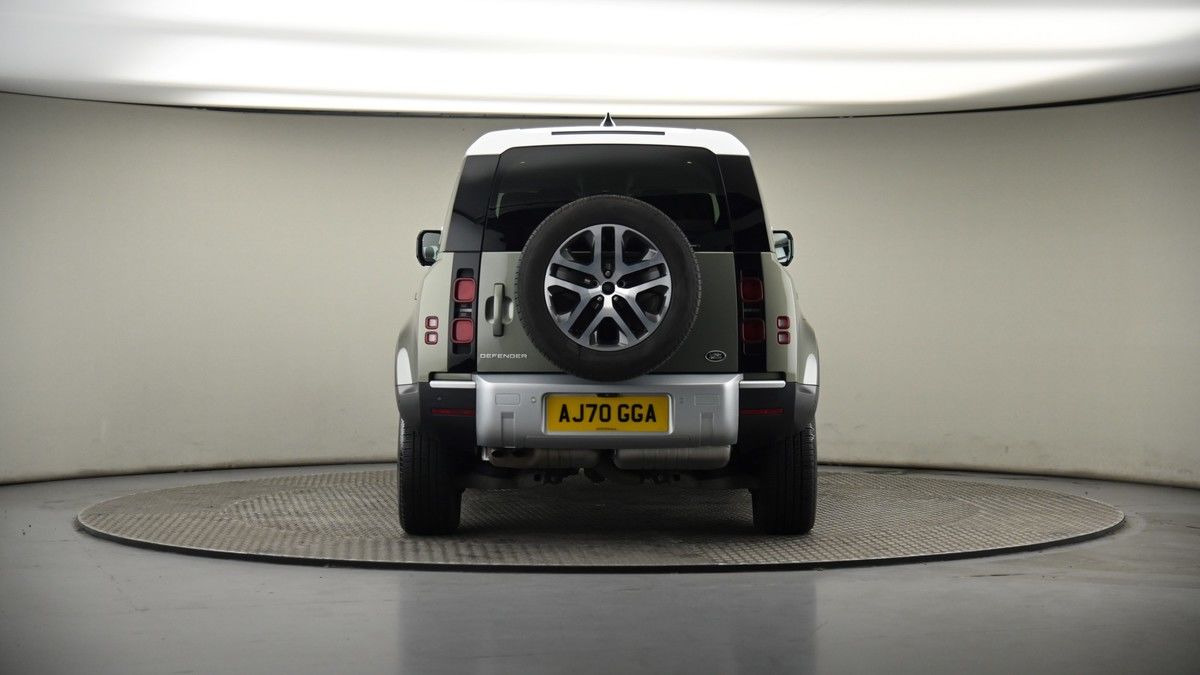Land Rover Defender 110 Image 16