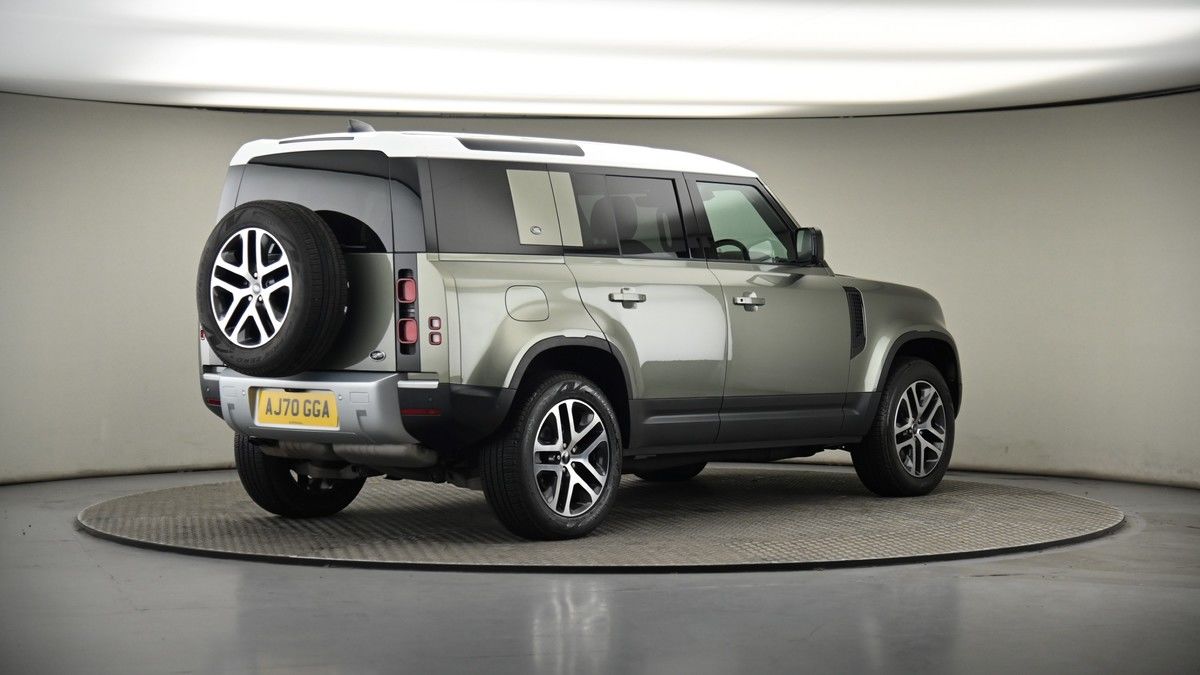 Land Rover Defender 110 Image 6