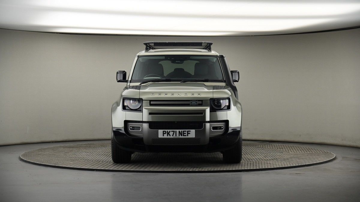 Land Rover Defender 110 Image 18