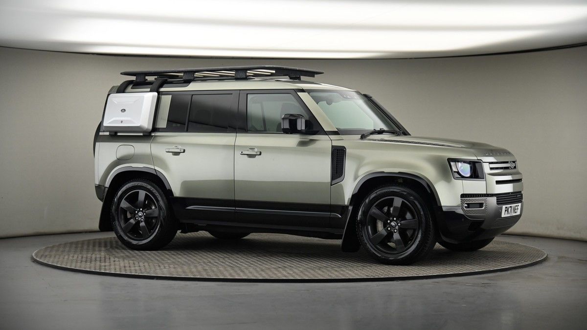 Land Rover Defender 110 Image 6