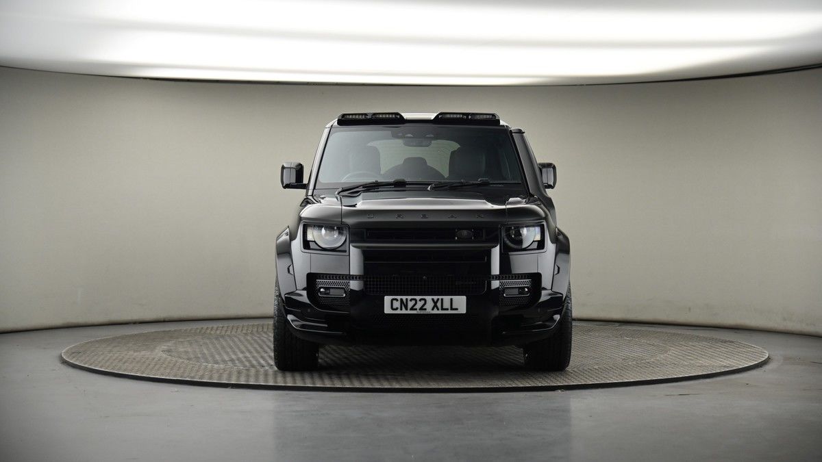 Land Rover Defender 110 Image 18