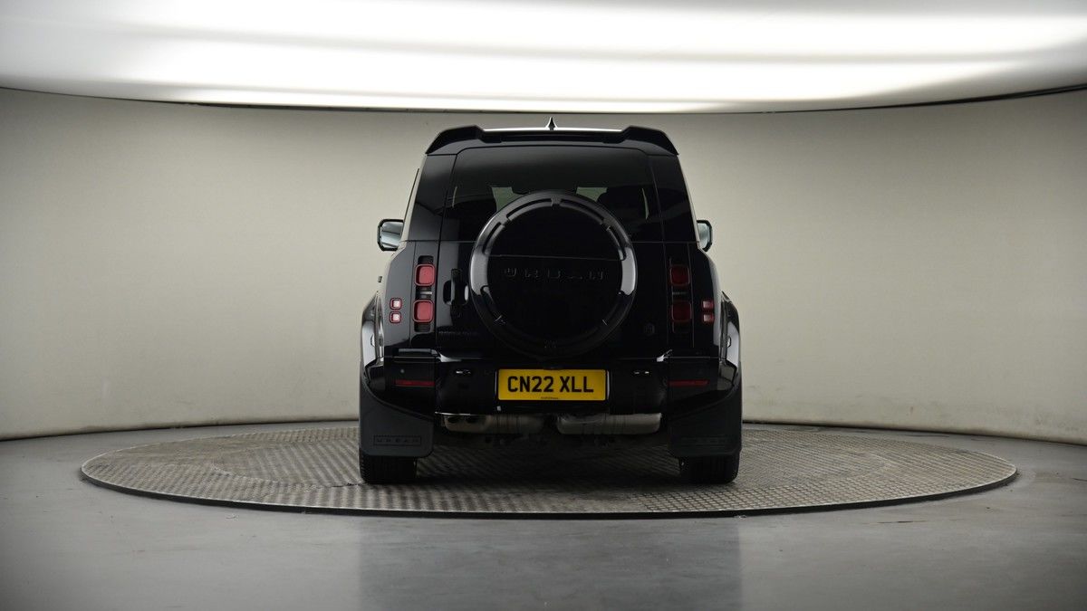 Land Rover Defender 110 Image 17