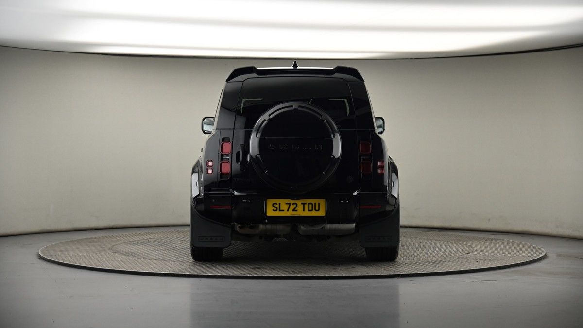 Land Rover Defender 110 Image 17