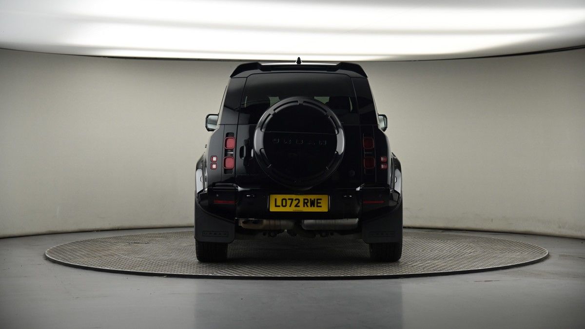 Land Rover Defender 110 Image 17