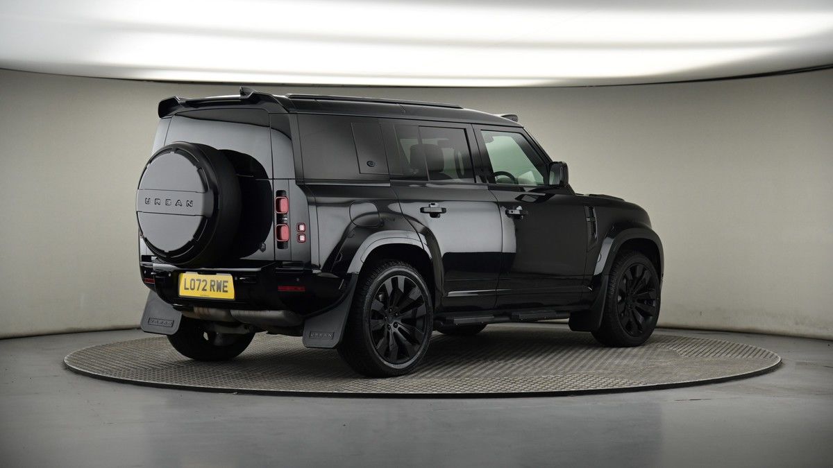 Land Rover Defender 110 Image 7