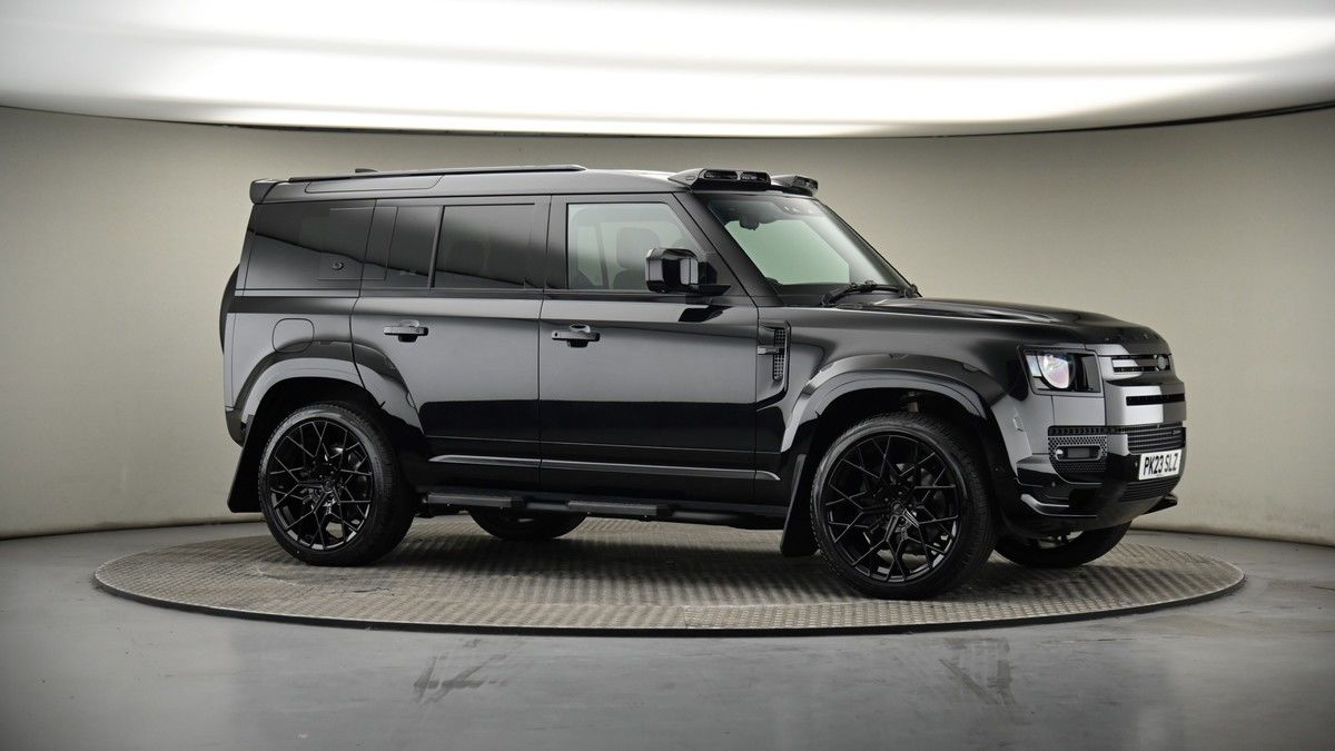 Land Rover Defender 110 Image 6