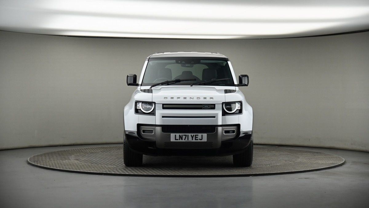 Land Rover Defender 110 Image 17