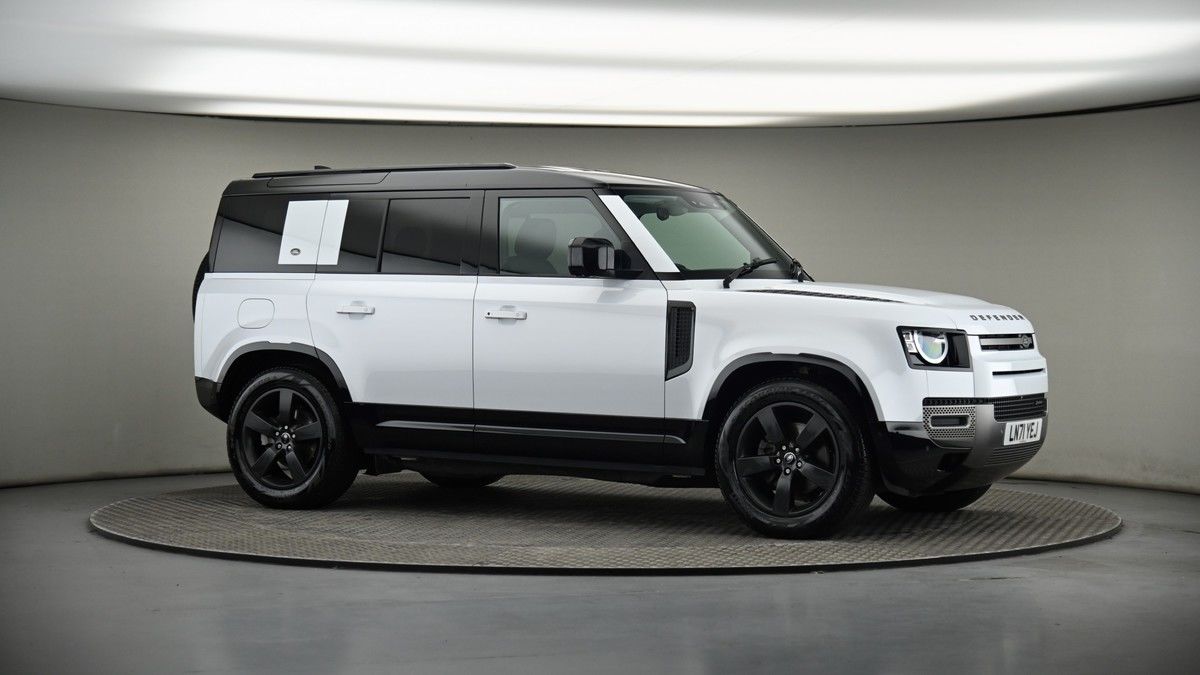 Land Rover Defender 110 Image 5