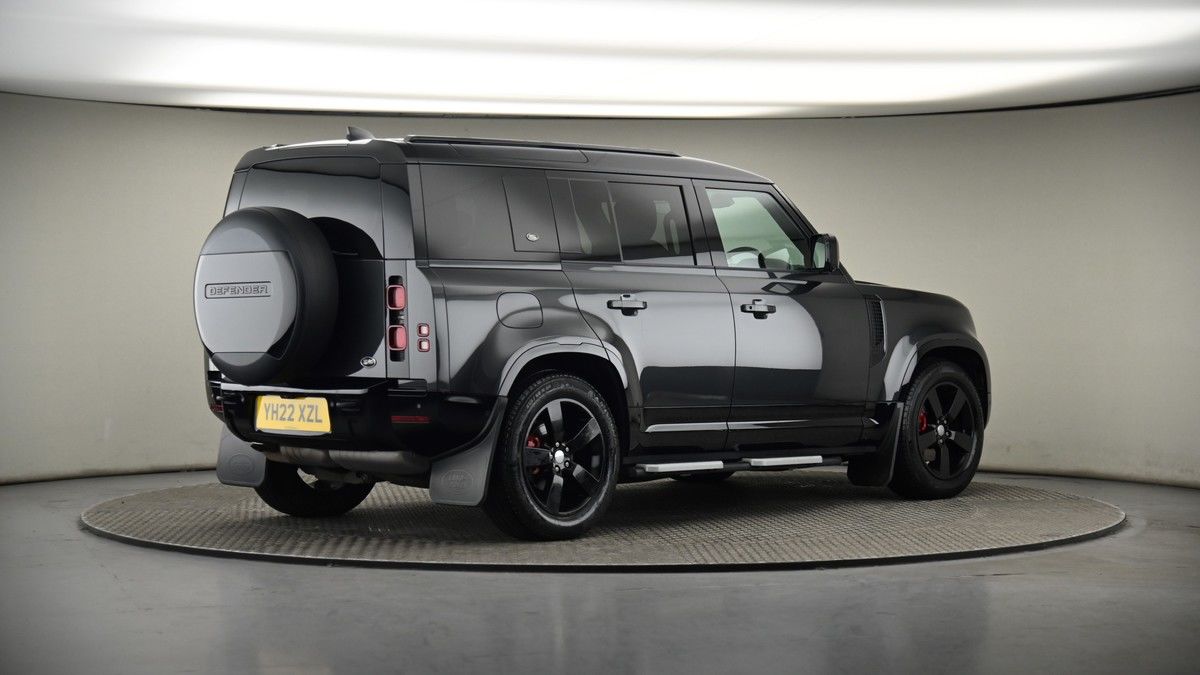 Land Rover Defender 110 Image 7