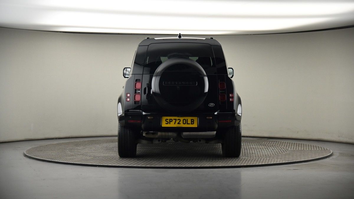 Land Rover Defender 110 Image 17