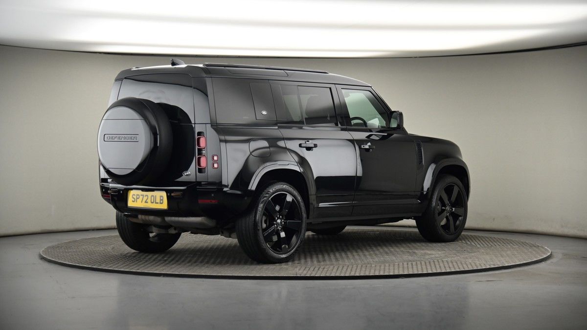 Land Rover Defender 110 Image 7
