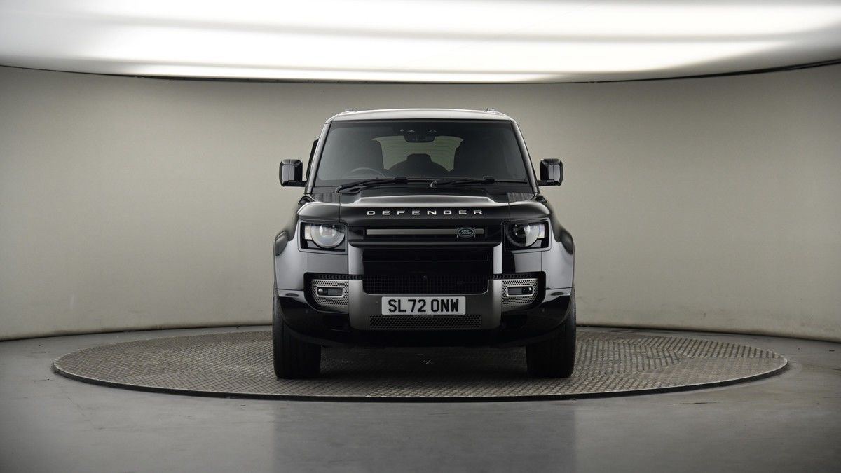 Land Rover Defender 110 Image 18