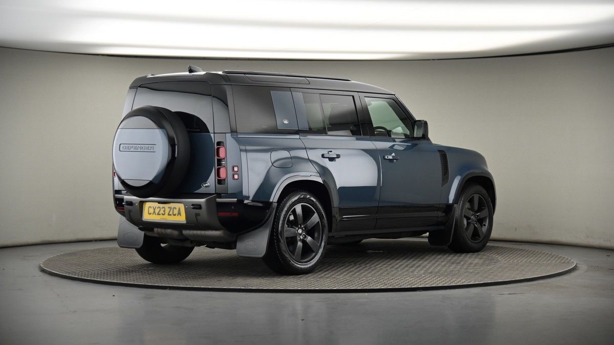 Land Rover Defender 110 Image 7