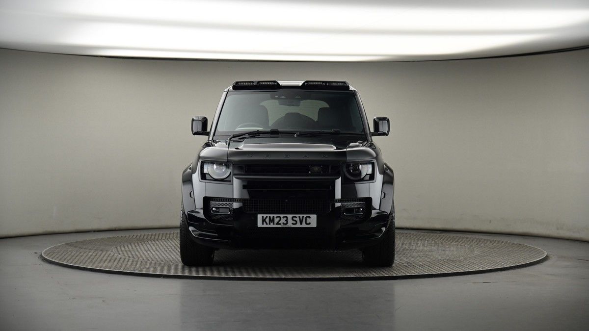 Land Rover Defender 110 Image 38