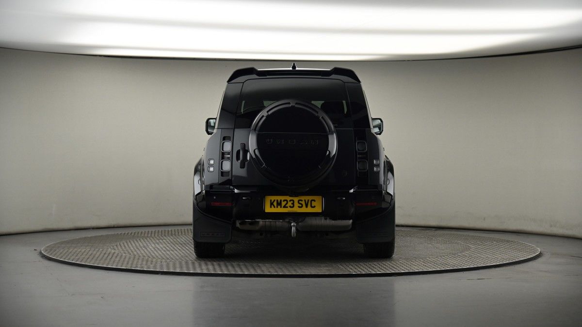 Land Rover Defender 110 Image 36