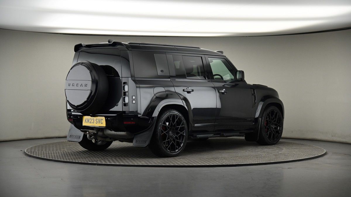 Land Rover Defender 110 Image 15
