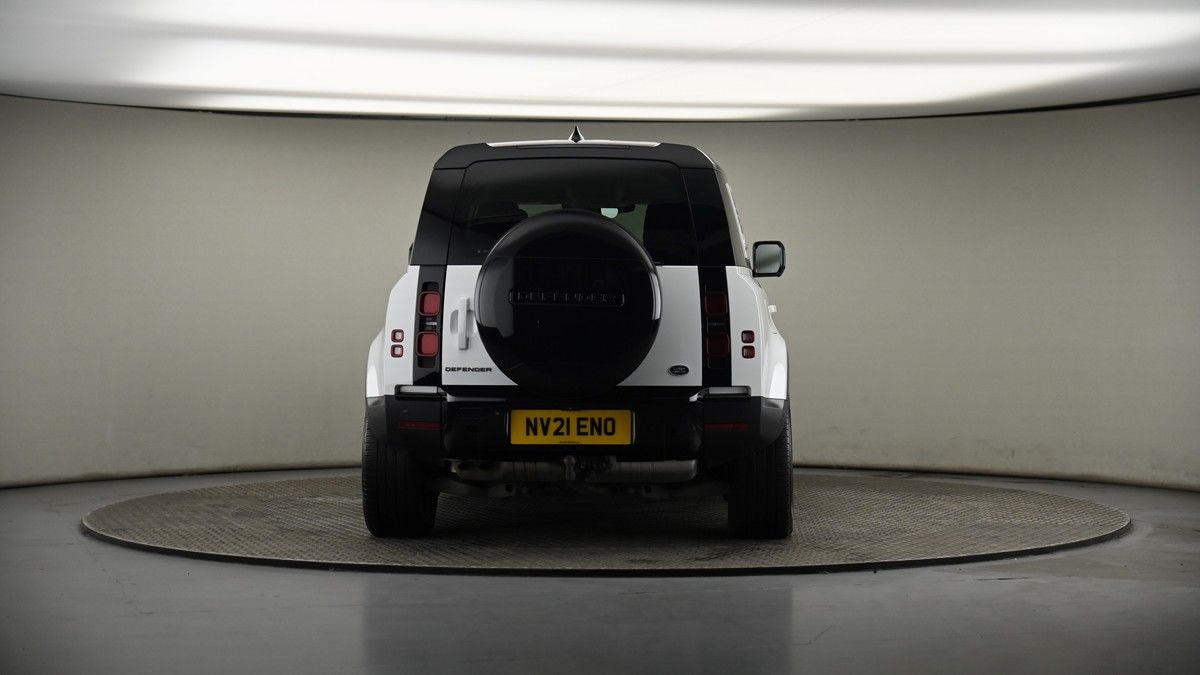 Land Rover Defender 110 Image 17