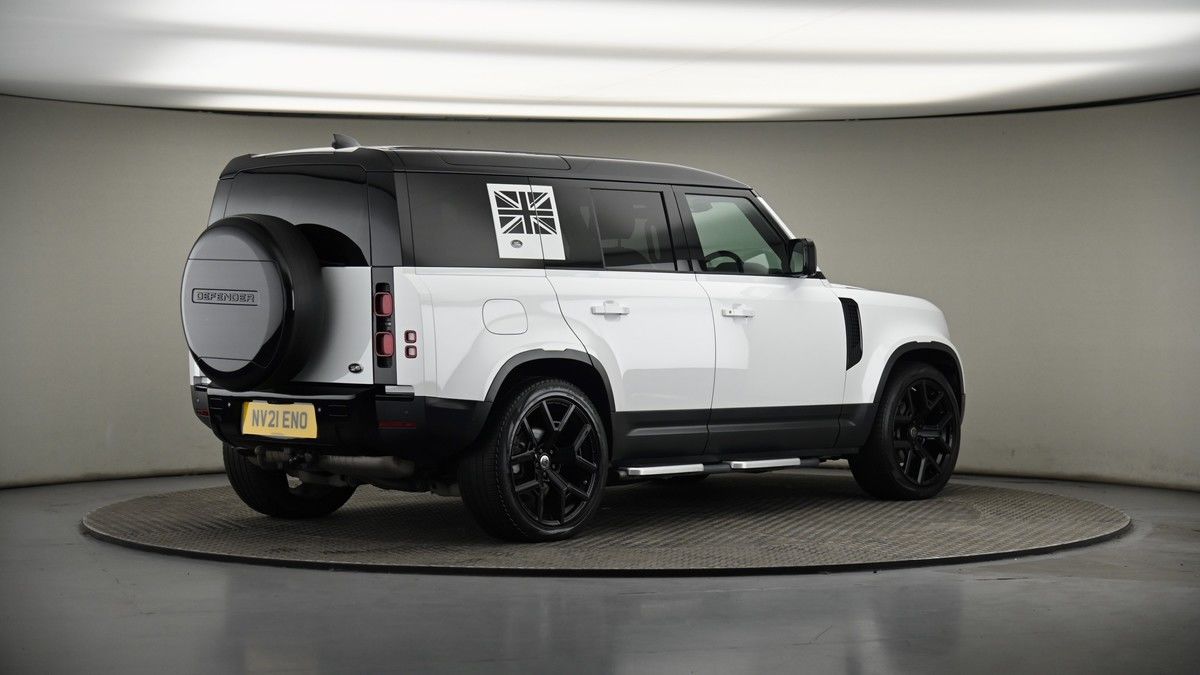 Land Rover Defender 110 Image 7