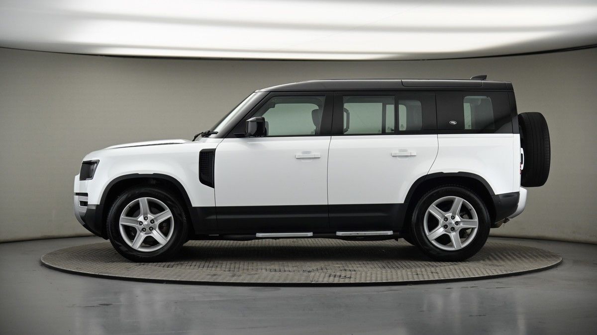 Land Rover Defender 110 Image 18